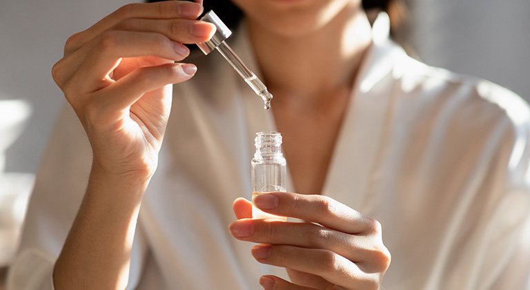 Come-scegliere-il-Siero-Antimacchie-per-il-Viso_mobile