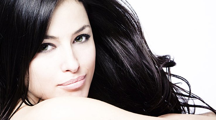Capelli Neri: la Tonalità Adatta a Te | Garnier