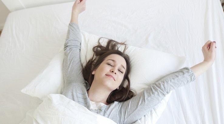 Trucchi per dormire coi capelli bagnati