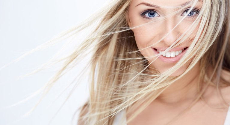 Shampoo Alla Camomilla Per Riflessi Biondi Naturali