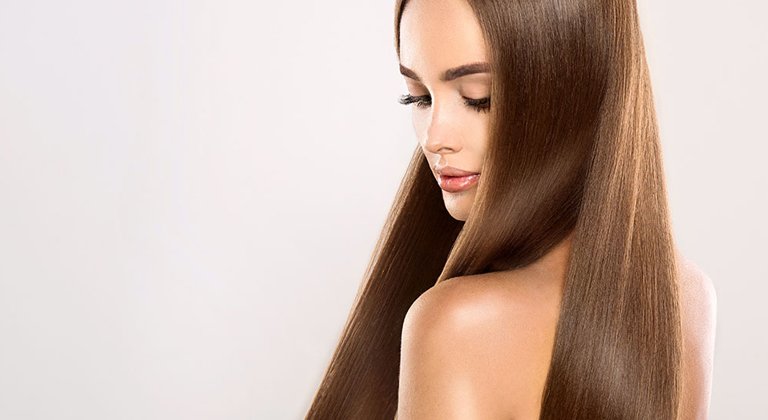 Ragazza capelli castani