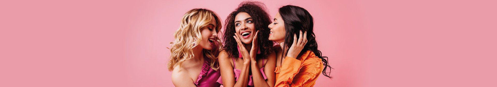 3 ragazze abbracciate