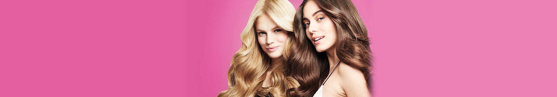 Una ragazza bionda e una castana