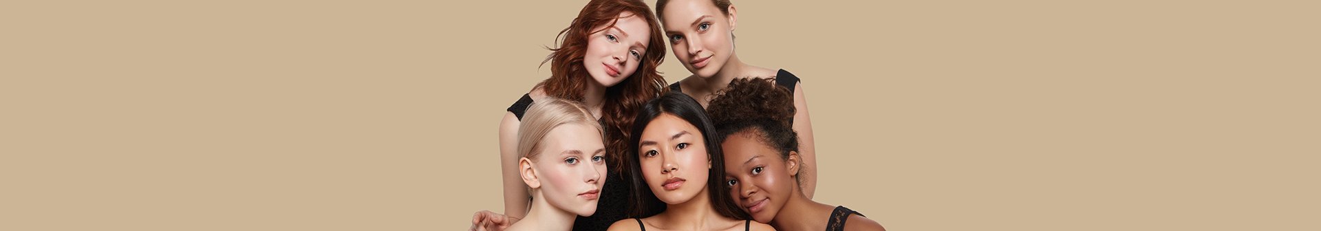 Gruppo di ragazze di diverse etnie