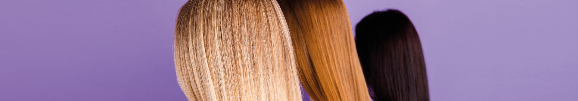 Ragazze di schiena con capelli di diversi colori