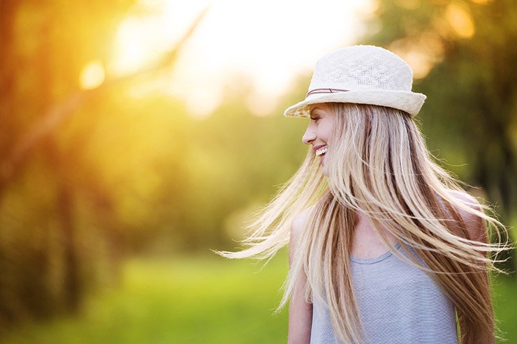 ragazza col cappello
