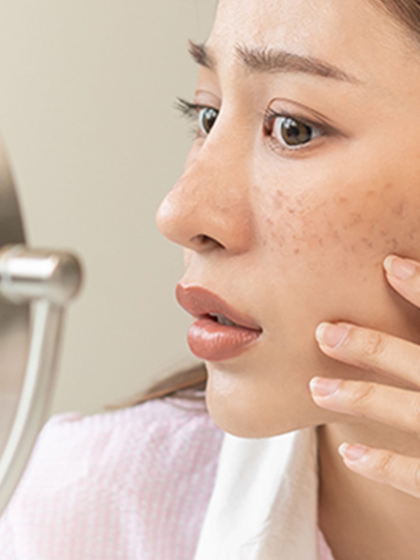 Rimedi-e-prodotti-per-ridurre-le-macchie-scure-del-viso_search