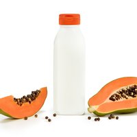 Flacone di Balsamo hair food con estratto di Papaya riparatrice Fructis di Garnier